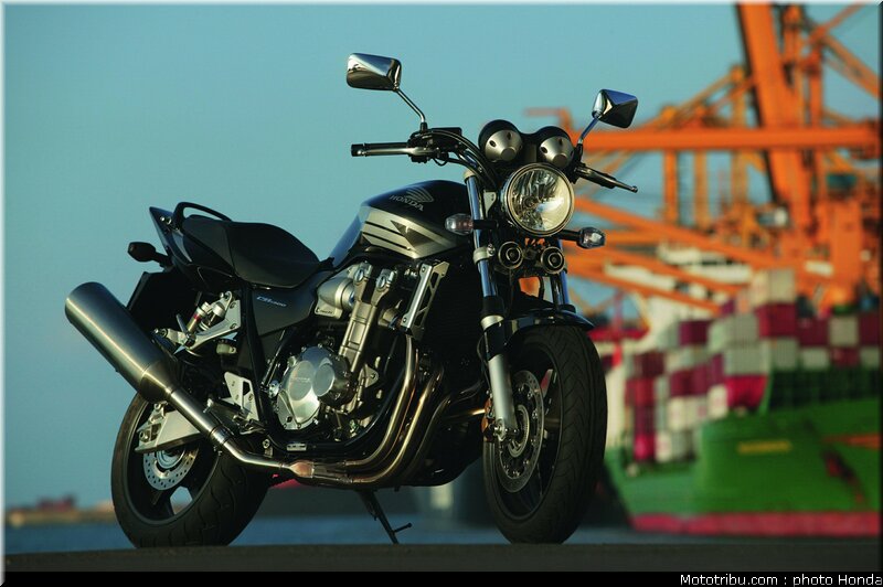 honda_cb1300_2005_013