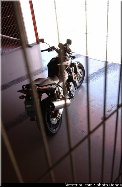 honda_cb1300_2005_016