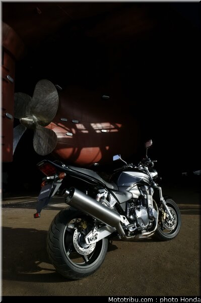 honda_cb1300_2005_017