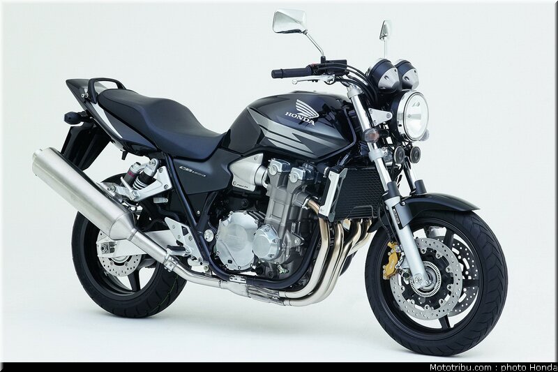 honda_cb1300_2005_018