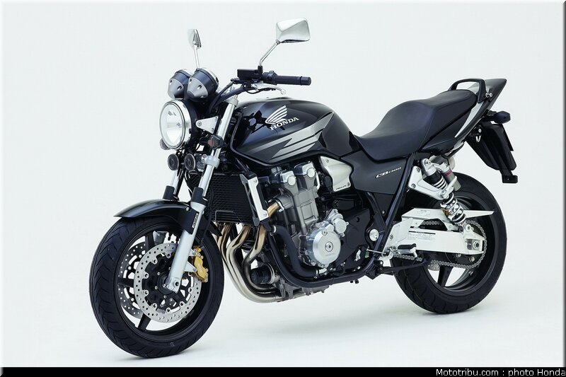 honda_cb1300_2005_019