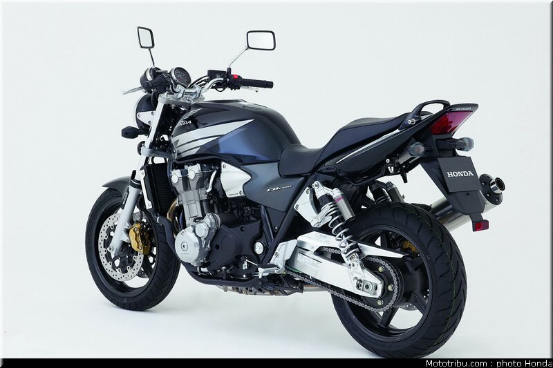 honda_cb1300_2005_020