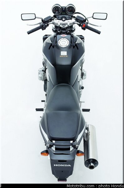 honda_cb1300_2005_027