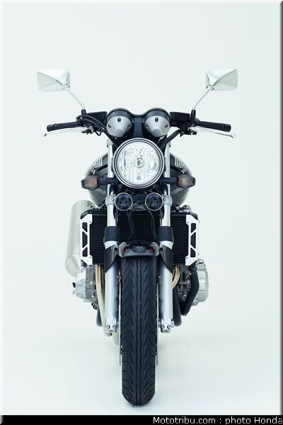 honda_cb1300_2005_029