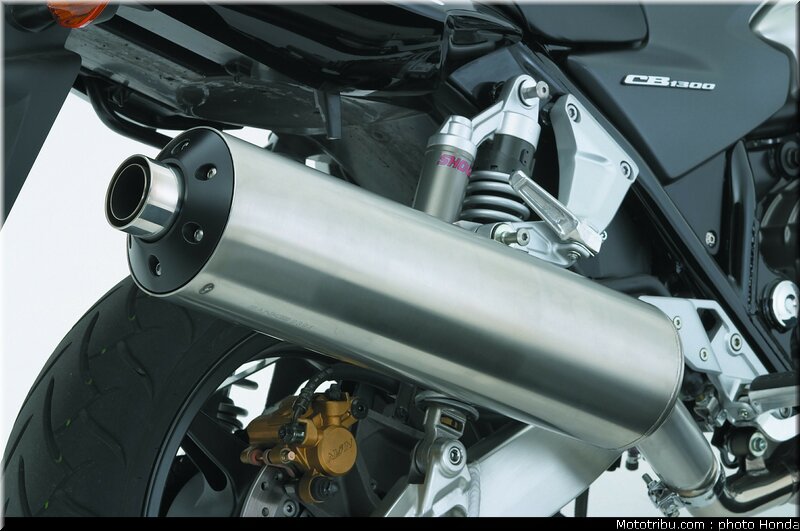honda_cb1300_2005_031