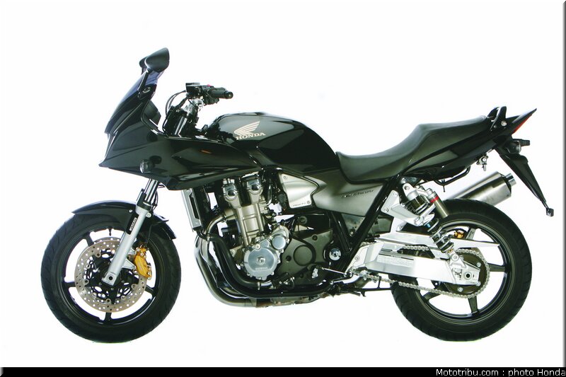 honda_cb1300s_2005_002