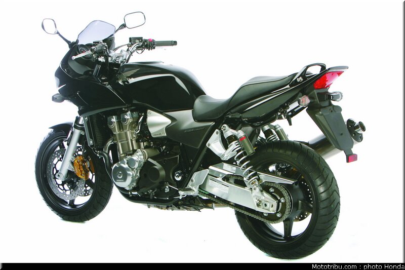 honda_cb1300s_2005_008
