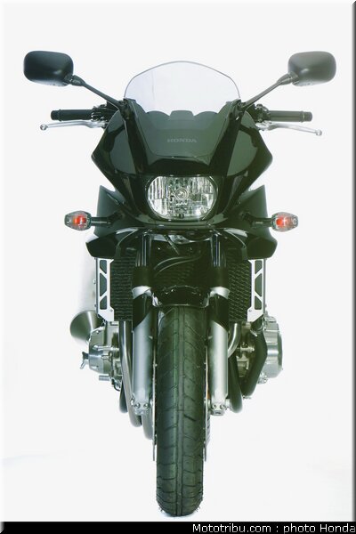 honda_cb1300s_2005_013