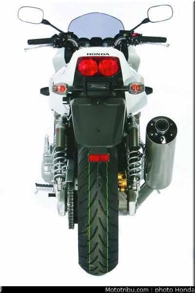 honda_cb1300s_2005_016
