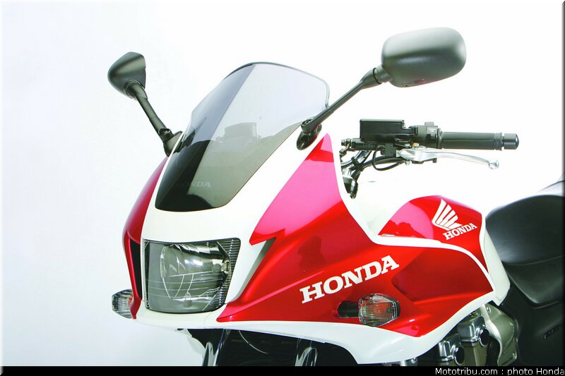 honda_cb1300s_2005_021