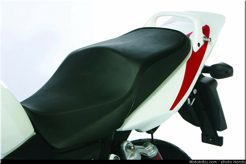 honda_cb1300s_2005_024