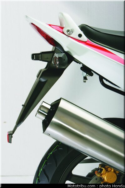 honda_cb1300s_2005_027