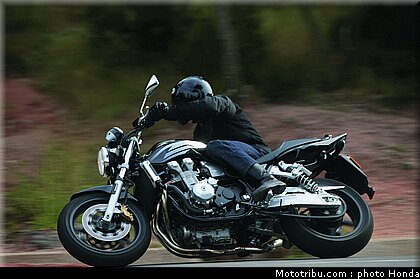 honda_cb1300_2005_001.jpg