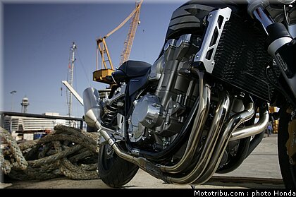 honda_cb1300_2005_009.jpg