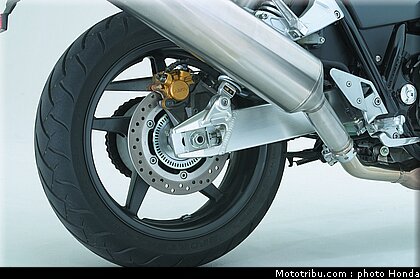 honda_cb1300_2005_032.jpg