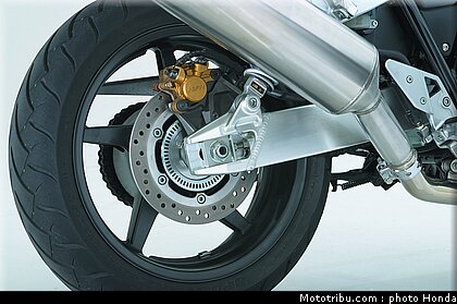 honda_cb1300_2005_033.jpg