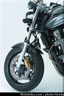 honda_cb1300_2005_035.jpg