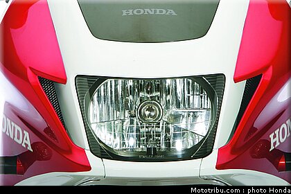 honda_cb1300s_2005_018.jpg