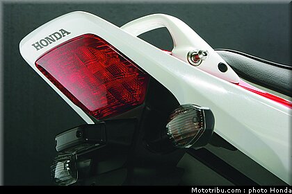 honda_cb1300s_2005_023.jpg