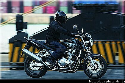 honda_cb1300_2005_002.jpg