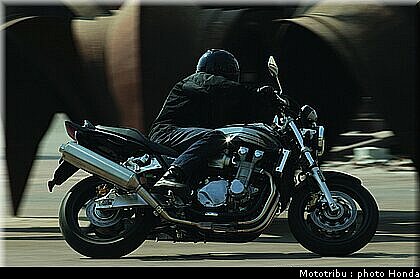 honda_cb1300_2005_004.jpg