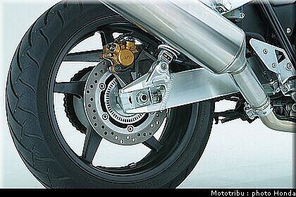 honda_cb1300_2005_023.jpg