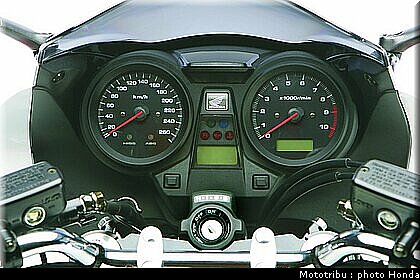 honda_cb1300_2005_047.jpg