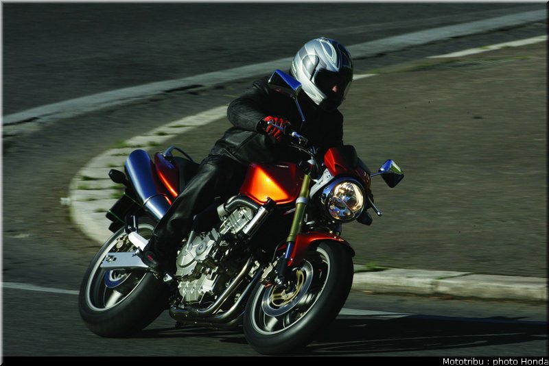 honda_600hornet_2005_003