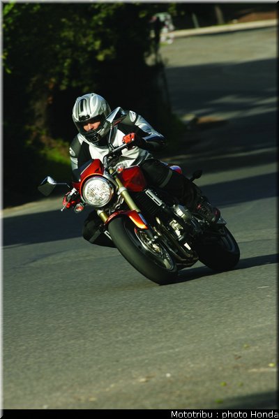 honda_600hornet_2005_009