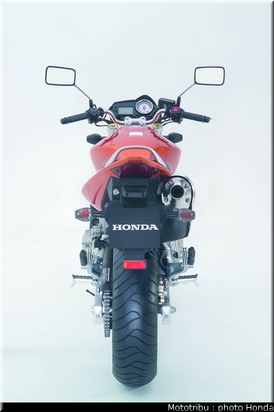 honda_600hornet_2005_026