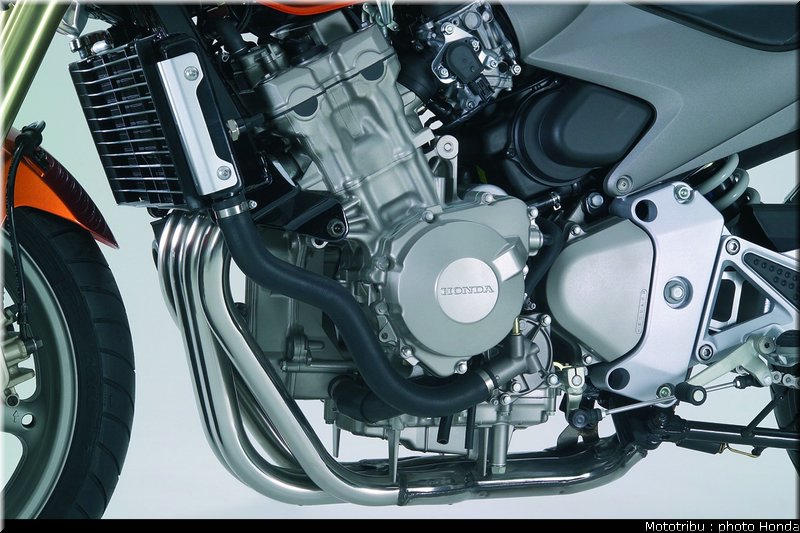 honda_600hornet_2005_027