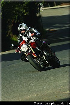 honda_600hornet_2005_009.jpg