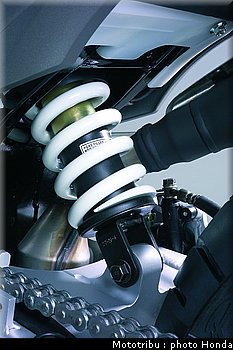 honda_600hornet_2005_032.jpg