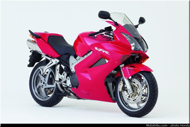 honda_800_vfr_2005_001