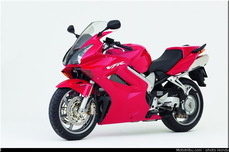 honda_800_vfr_2005_002