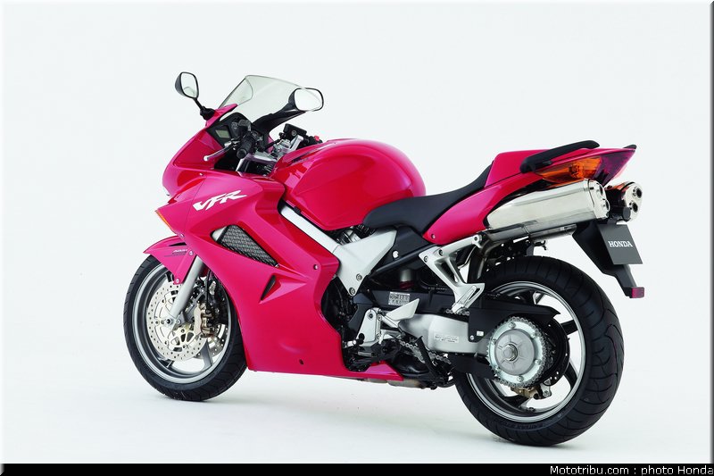 honda_800_vfr_2005_004