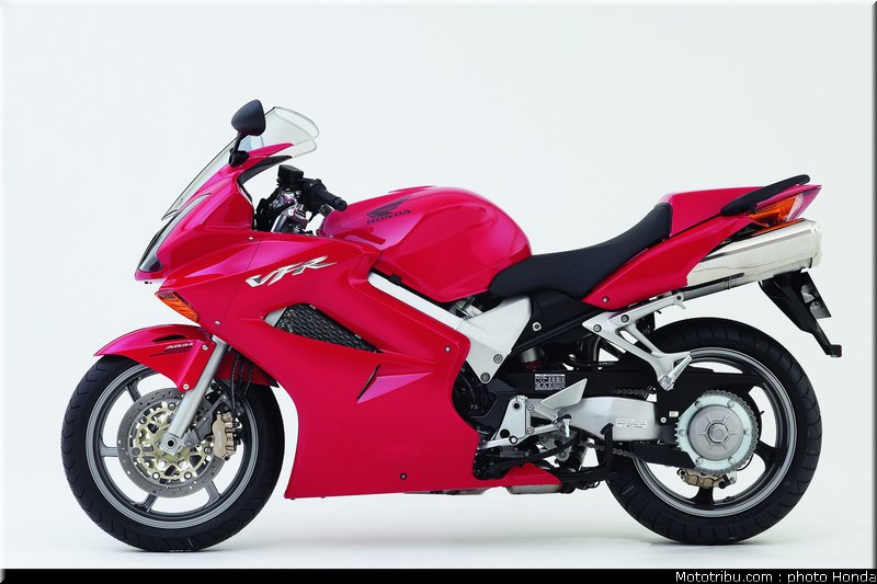 honda_800_vfr_2005_009