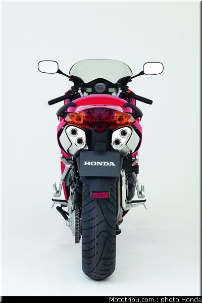 honda_800_vfr_2005_012