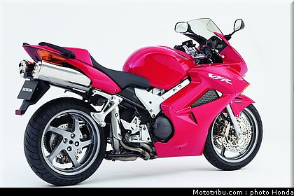 honda_800_vfr_2005_003.jpg