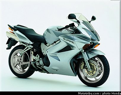 honda_800_vfr_2005_005.jpg