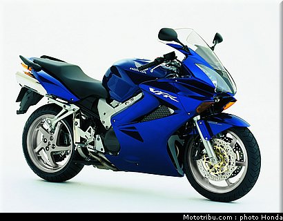 honda_800_vfr_2005_006.jpg