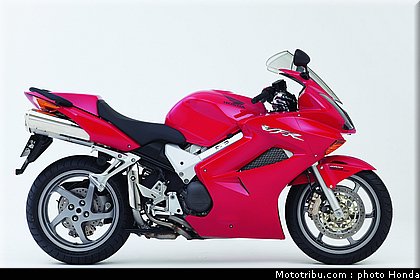 honda_800_vfr_2005_008.jpg
