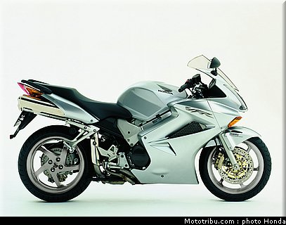 honda_800_vfr_2005_010.jpg