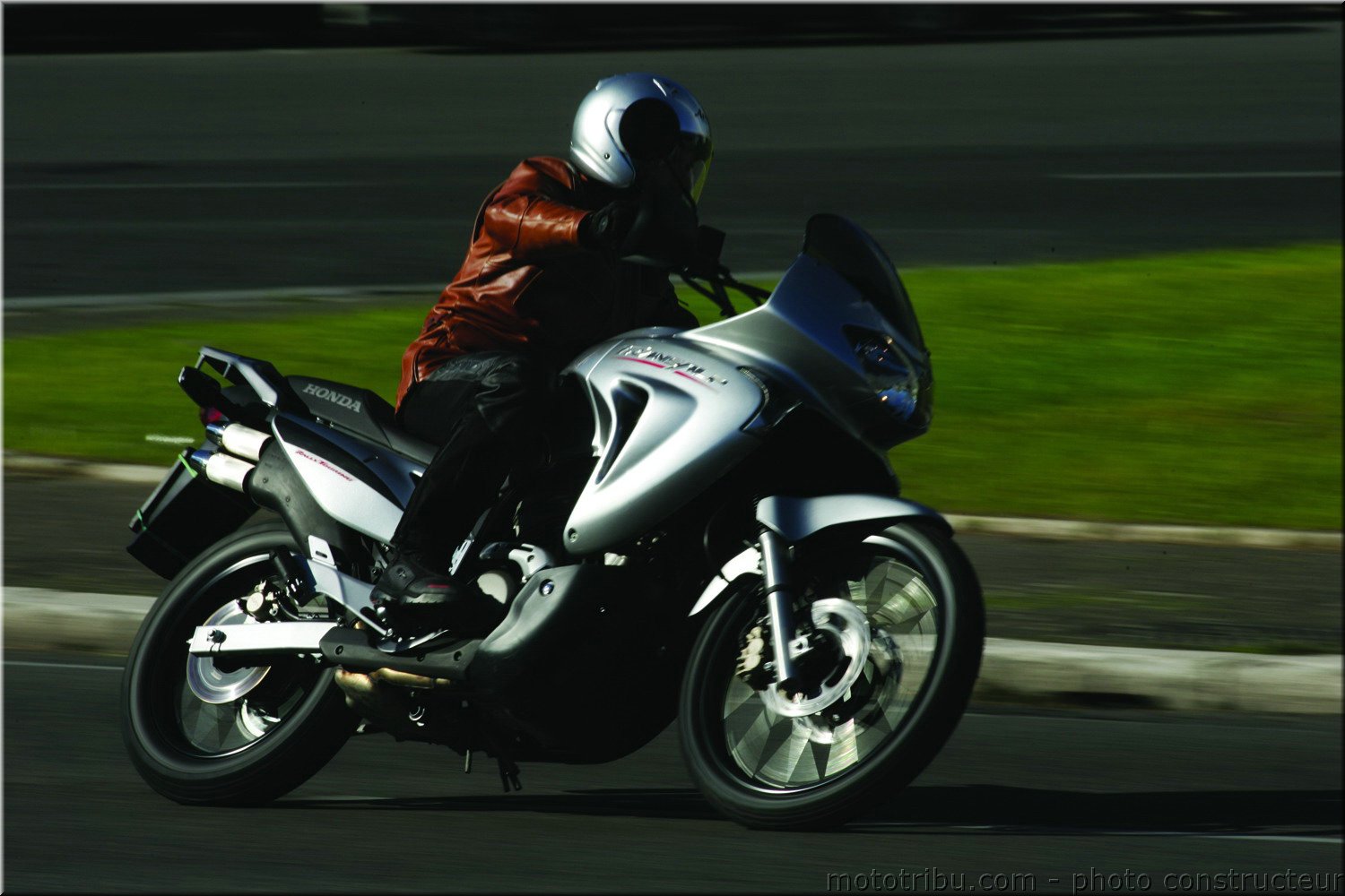 MOTO 