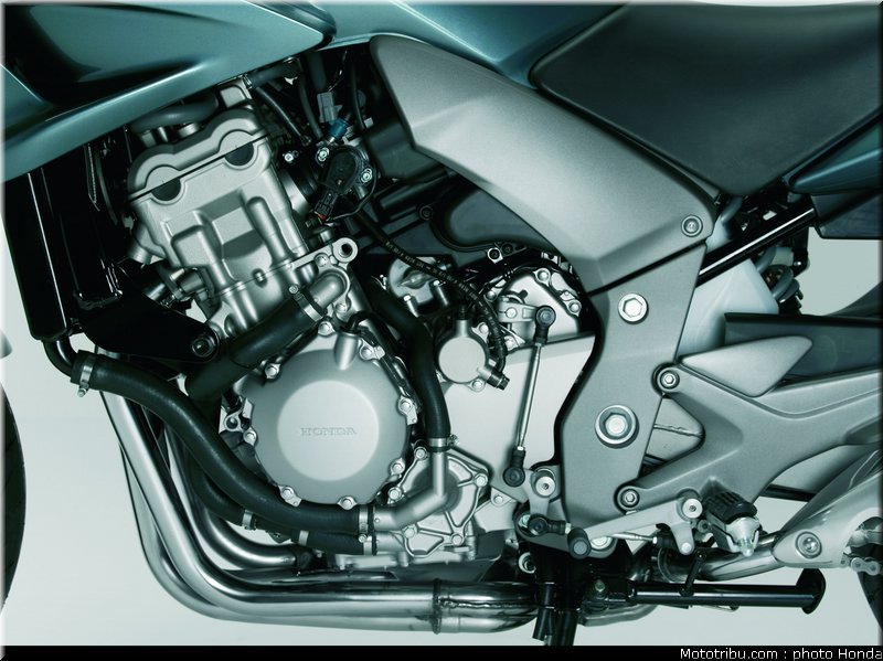 honda_1000_cbf_2006_045
