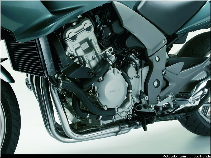 honda_1000_cbf_2006_047