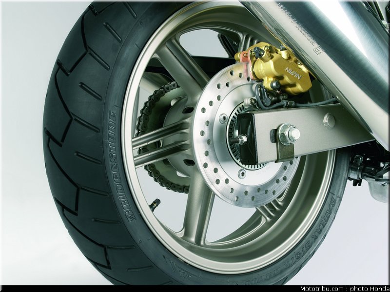 honda_1000_cbf_2006_059