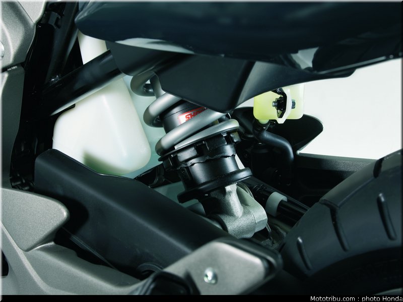 honda_1000_cbf_2006_060