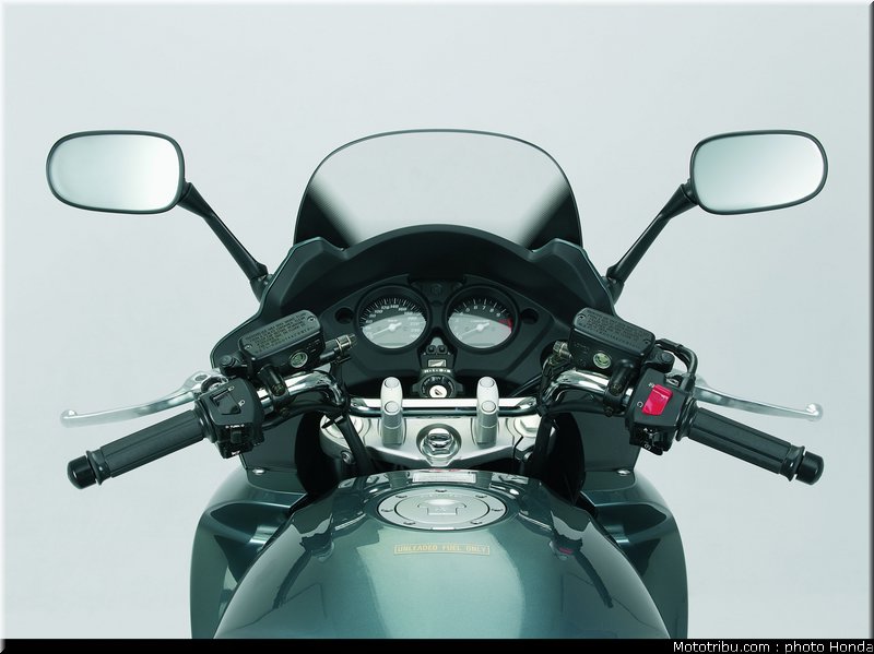 honda_1000_cbf_2006_062
