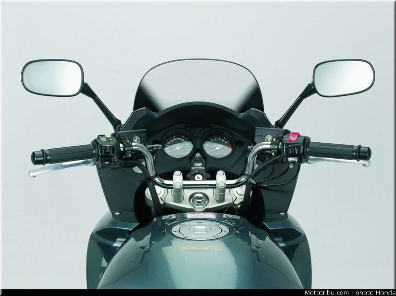 honda_1000_cbf_2006_063